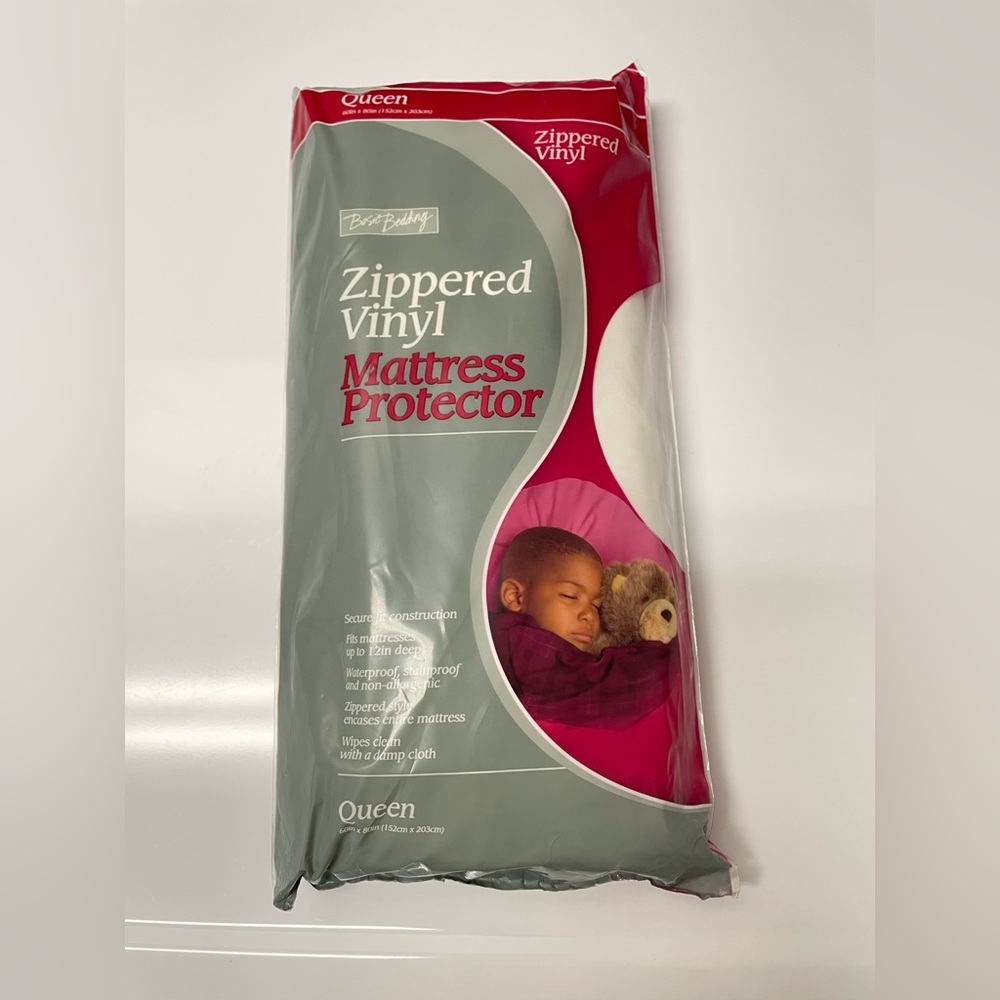 Zippered Vinyl Mattress Protector - Queen